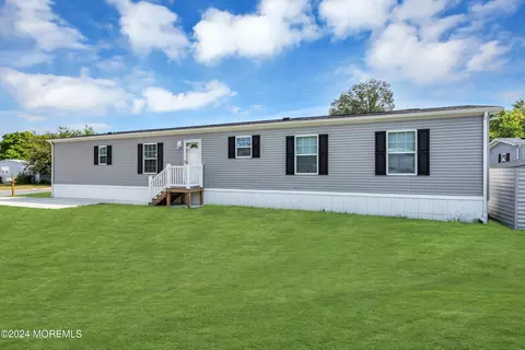 1 Osprey Ct, Whiting, NJ 08759
