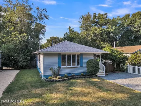 61 Lighthouse Dr, Waretown, NJ 08758 photo 2