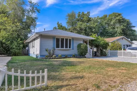 61 Lighthouse Dr, Waretown, NJ 08758 photo 12
