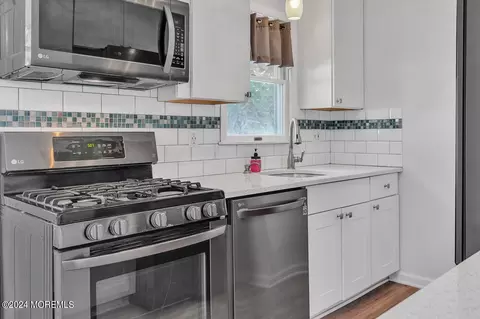 61 Lighthouse Dr, Waretown, NJ 08758 photo 4