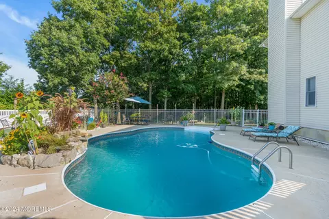 Exterior - 24 Ryjac Dr, Brick, NJ 08724 photo 6 of 12
