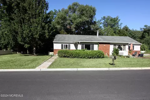 34 Pheasant St # B, Manchester, NJ 08759