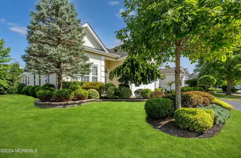 34 Gables Way, Jackson, NJ 08527