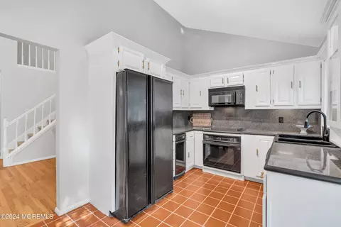 6 Hickory Ct #B, Brielle, NJ 08730 photo 17