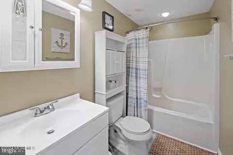 Bath - 7 S Navajo Dr, Waretown, NJ 08758 photo 1 of 1