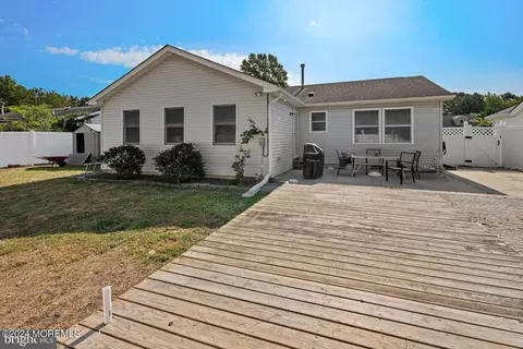 Exterior - 7 S Navajo Dr, Waretown, NJ 08758 photo 1 of 2