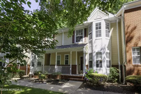 43 Lexington Ct, Holmdel, NJ 07733