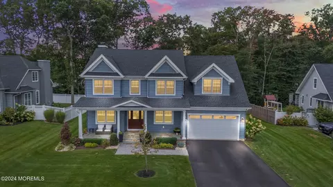 25 Bentley Ln, Ocean, NJ 07712