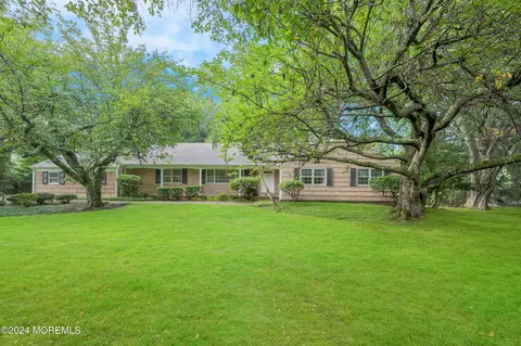 45 Dana Ln, Colts Neck, NJ 07722