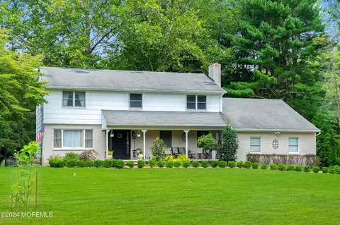 9 Holland Ln, Colts Neck, NJ 07722