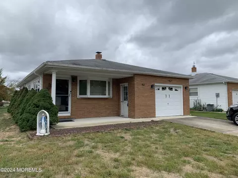 103 Biabou Dr, Toms River, NJ 08757