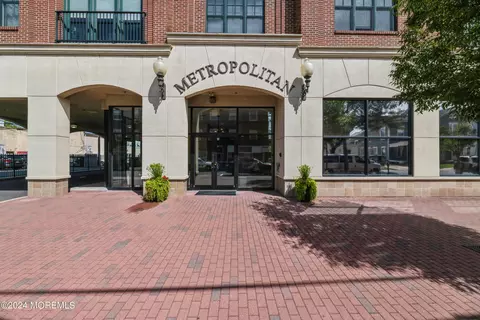 23 Wallace St #401, Red Bank, NJ 07701