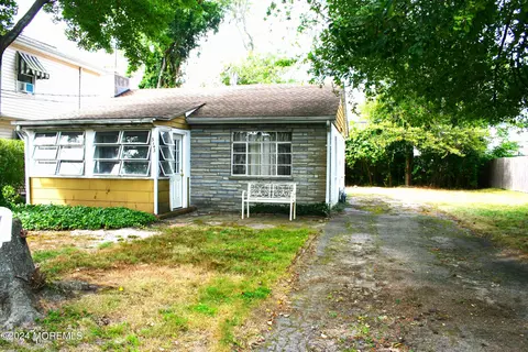 3143 Hiawatha Ave, Point Pleasant, NJ 08742
