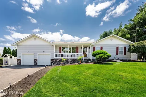 1040 4th Ave, Toms River, NJ 08757