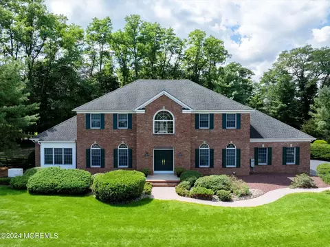 15 Hixon Ter, Holmdel, NJ 07733