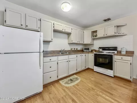 22 A Holly St #A, Toms River, NJ 08757