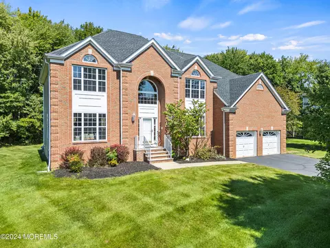 72 Mcfarlane Cir, Monroe, NJ 08831