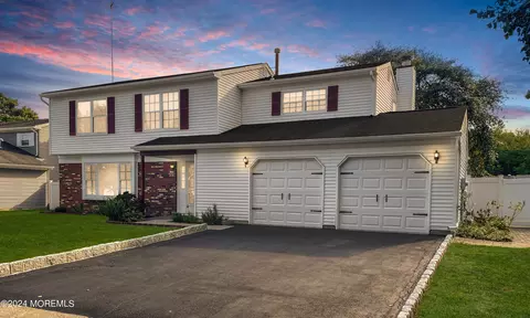 37 Honeysuckle Way, Howell, NJ 07731