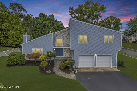 8 High Ridge Rd, Ocean, NJ 07712