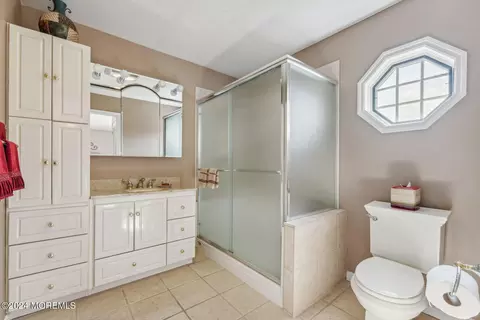 Bath - 32 Wilson Cir W, Red Bank, NJ 07701 photo 1 of 2