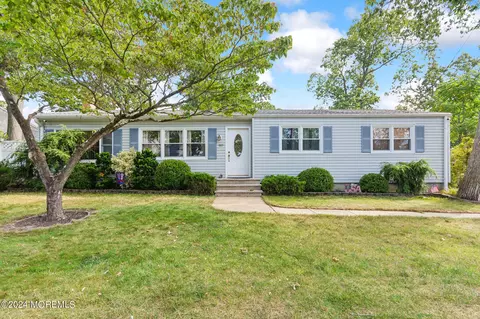 885 Lynnwood Ave, Brick, NJ 08723