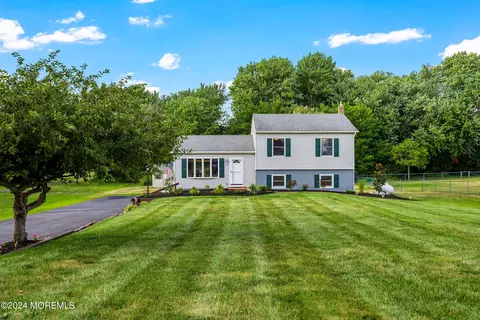 133 Chesterfield Arneytown Rd, Wrightstown, NJ 08562