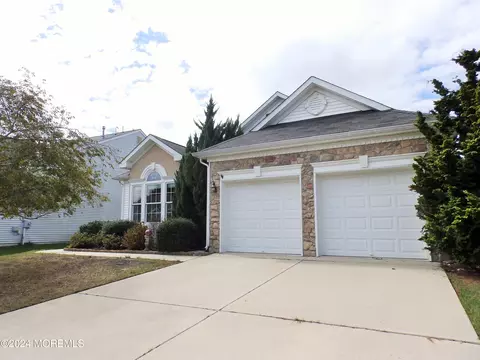 9 Ocean Grove Ln, Waretown, NJ 08758