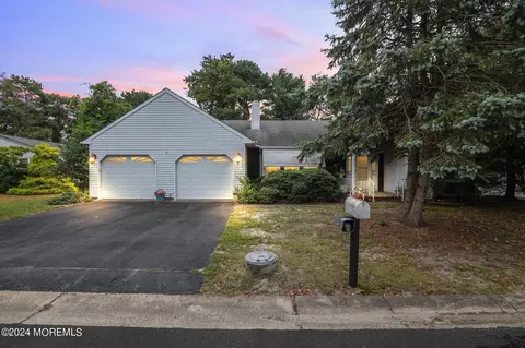 8 Pine Brook Ln #62, Whiting, NJ 08759
