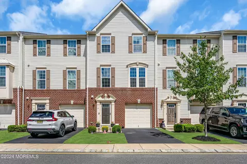 6 Jake Dr, Tinton Falls, NJ 07712