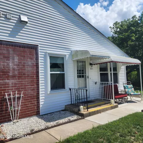 602 Willow Ln #C, Whiting, NJ 08759