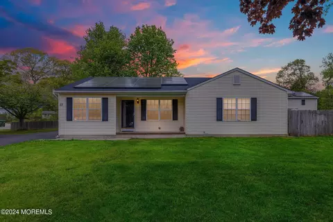51 Harborage Ave, Bayville, NJ 08721