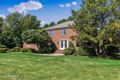 27 Windhill Way, Holmdel, NJ 07733