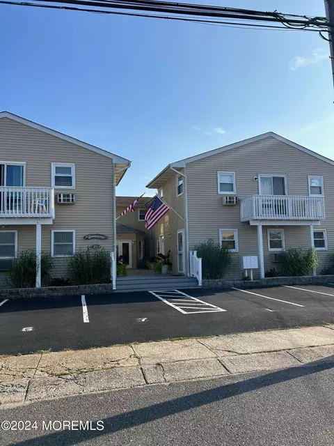 217 Hiering Ave #7, Seaside Heights, NJ 08751