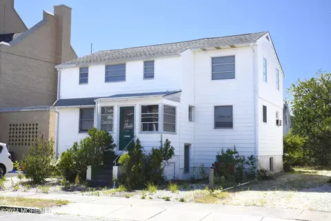 104 Camden Ave, Lavallette, NJ 08735
