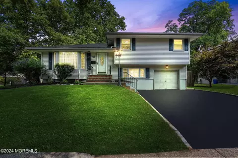 755 Dianne Ct, Rahway, NJ 07065