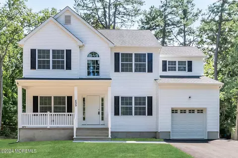 699 Willys Ln, Jackson, NJ 08527