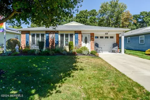 22 Tennis Ct, Brick, NJ 08723