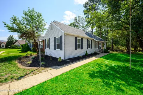 16 Alpine Rd # C, Whiting, NJ 08759 photo 2
