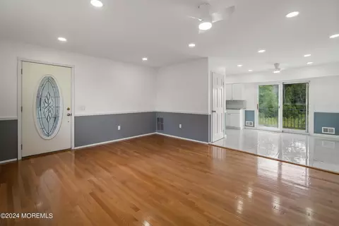 4 Utah Dr #D, Matawan, NJ 07747