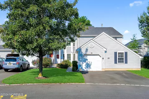 15 Pagoda Ln, Freehold, NJ 07728