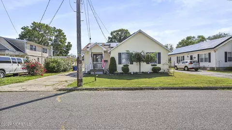 67 Leonard Ave, Atlantic Highlands, NJ 07716