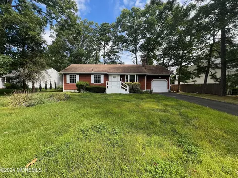 1022 Buccaneer Ln, Manahawkin, NJ 08050