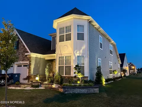 26 Metro Dr, Monroe, NJ 08831