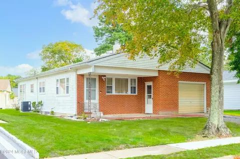 36 Fontana St, Toms River, NJ 08757