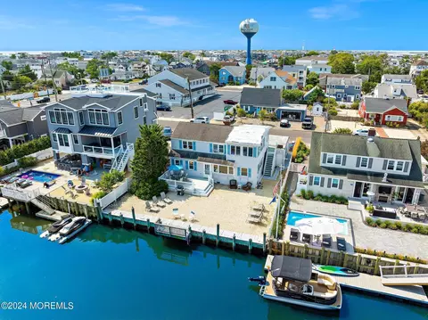 15 W Ohio Ave, Long Beach Township, NJ 08008