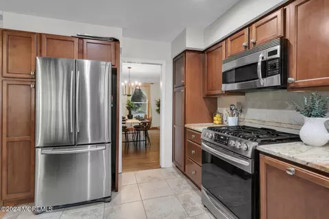 28 Crescent Pl, Matawan, NJ 07747 photo 14