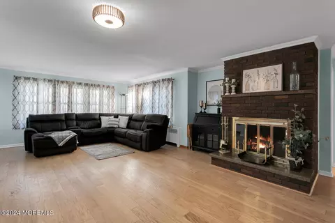 28 Crescent Pl, Matawan, NJ 07747 photo 18