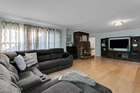 28 Crescent Pl, Matawan, NJ 07747 photo 20