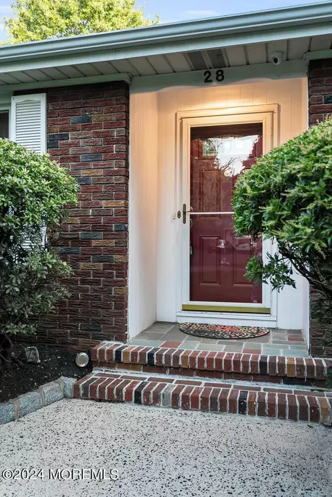 28 Crescent Pl, Matawan, NJ 07747 photo 4