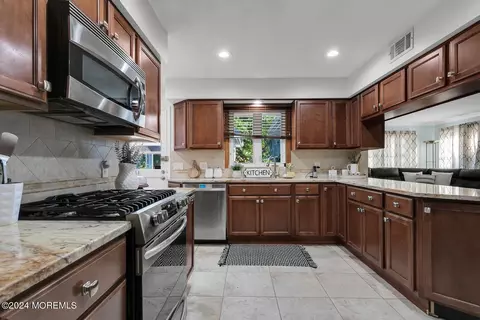 28 Crescent Pl, Matawan, NJ 07747 photo 15